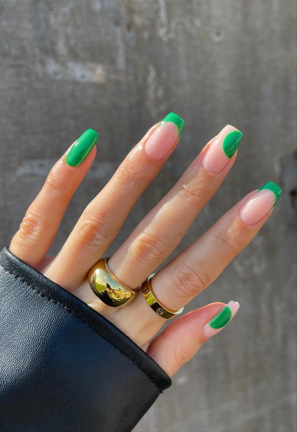 Elegant spring abstract nails and swirl nails to try