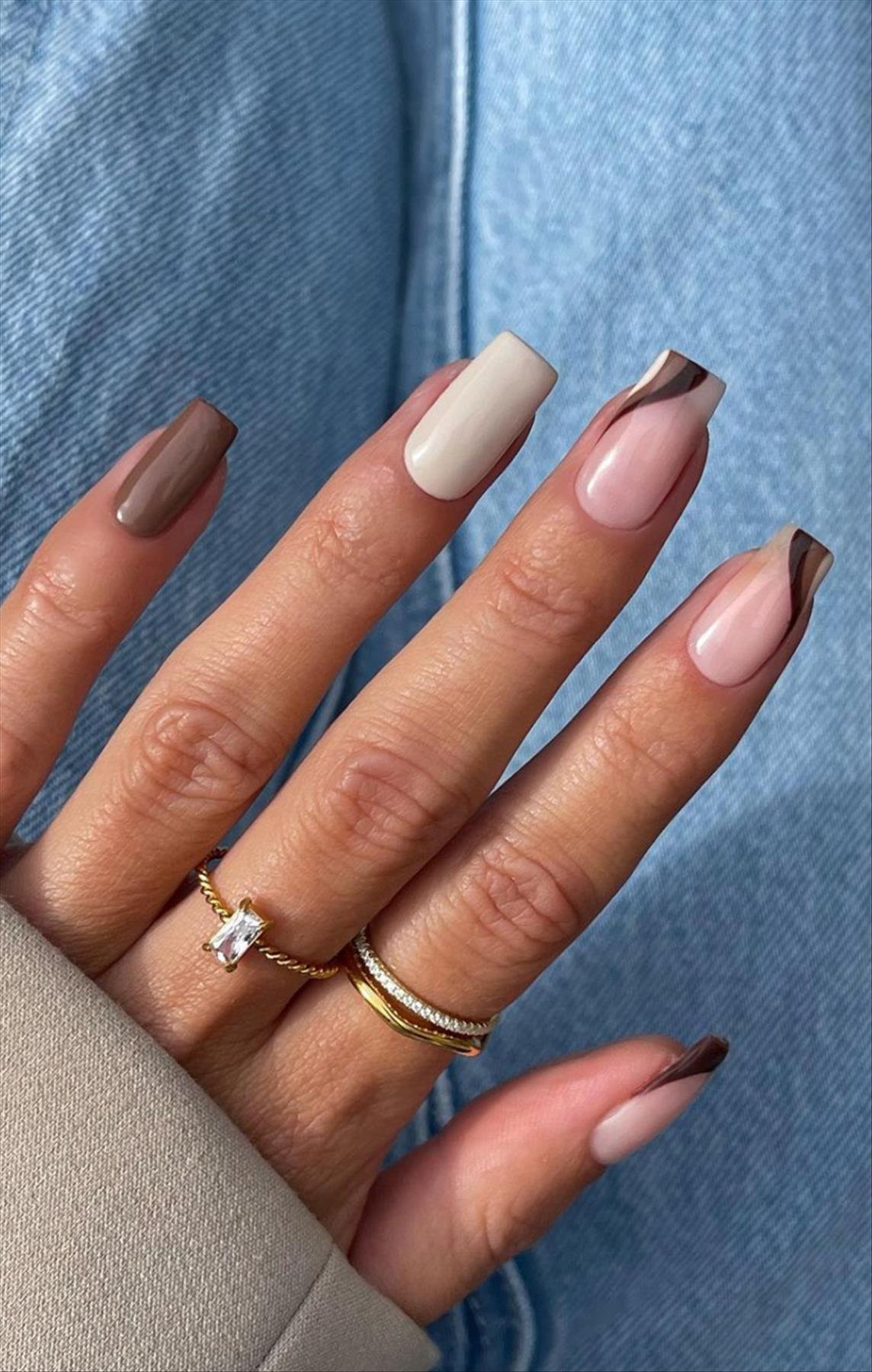 Elegant spring abstract nails and swirl nails to try