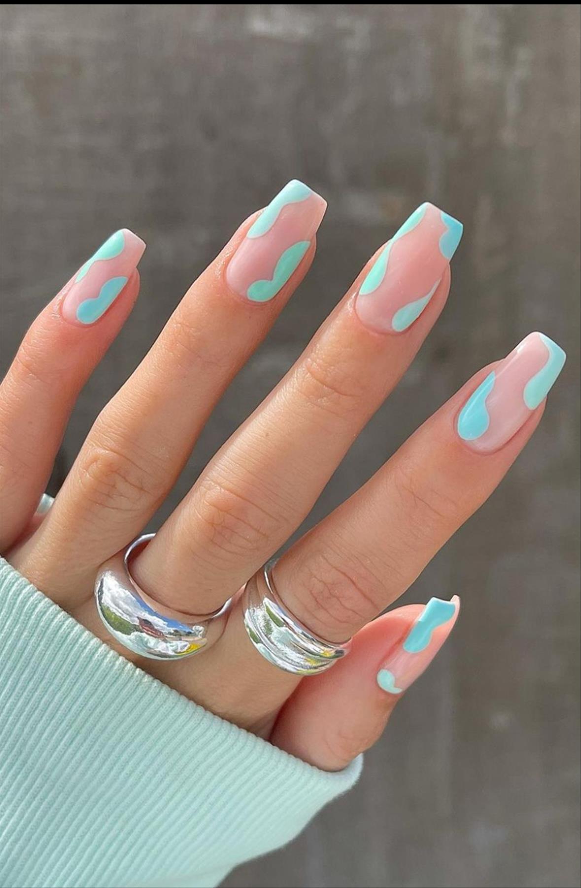 Elegant spring abstract nails and swirl nails to try