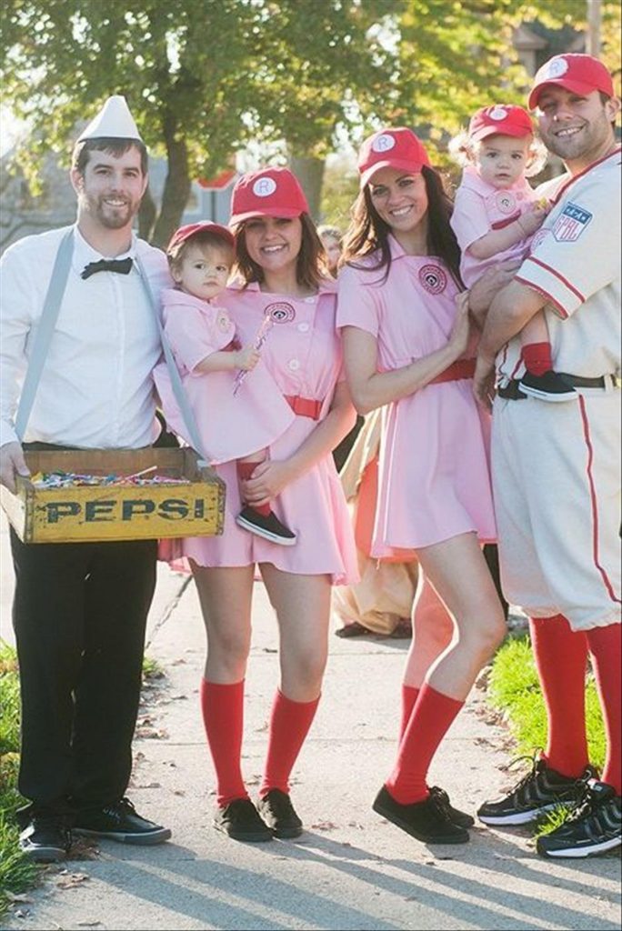 Ideal and easy family Halloween costumes to wear