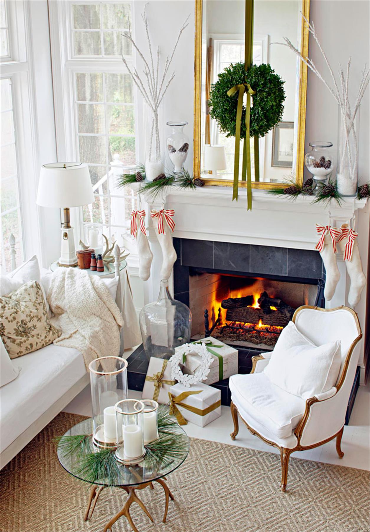 Stunning Christmas Living Room Decor Ideas for 2023