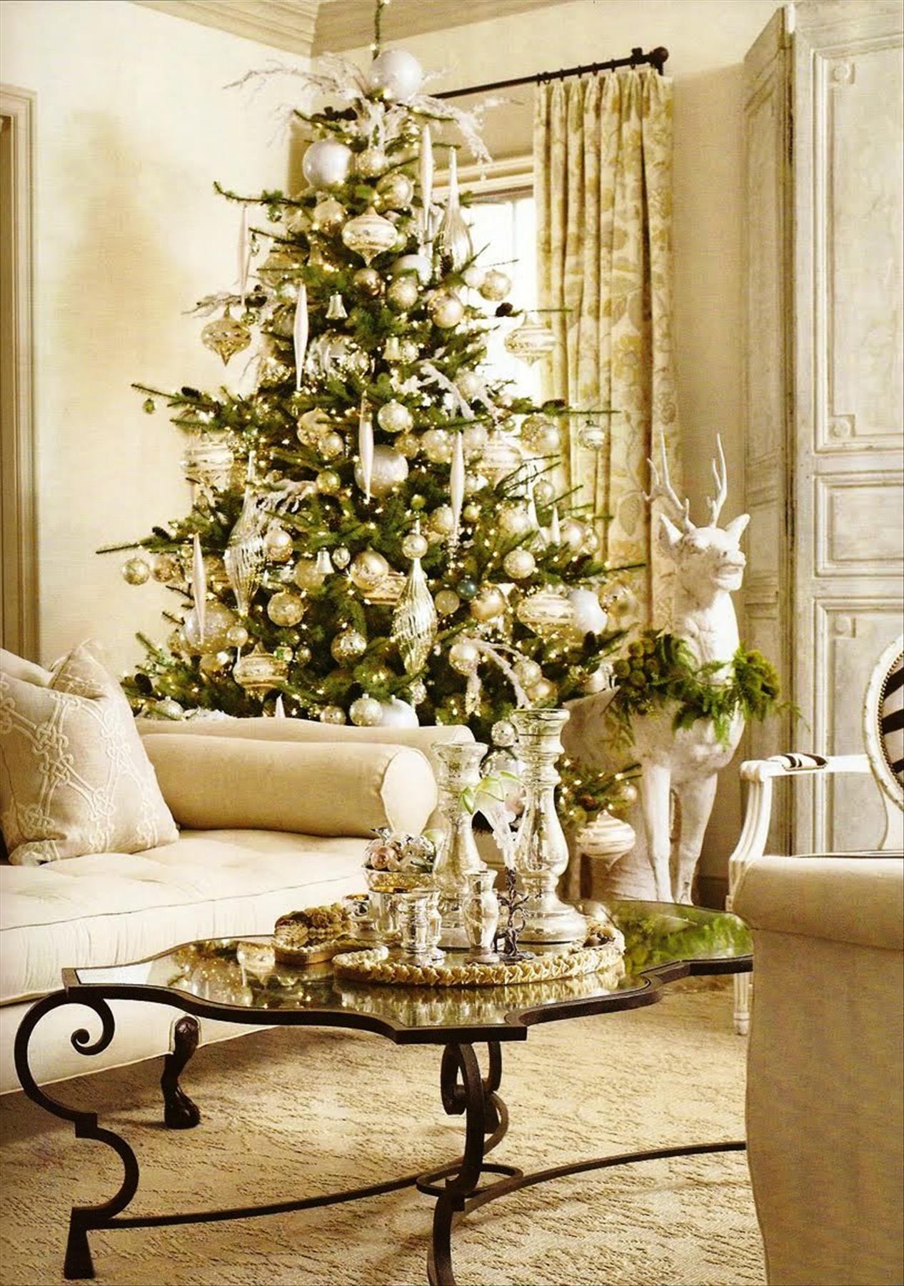 Stunning Christmas Living Room Decor Ideas for 2023