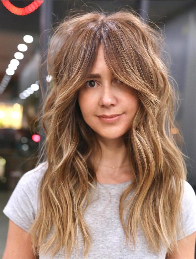 40 Trendy shoulder-length haircuts with bangs you'll love