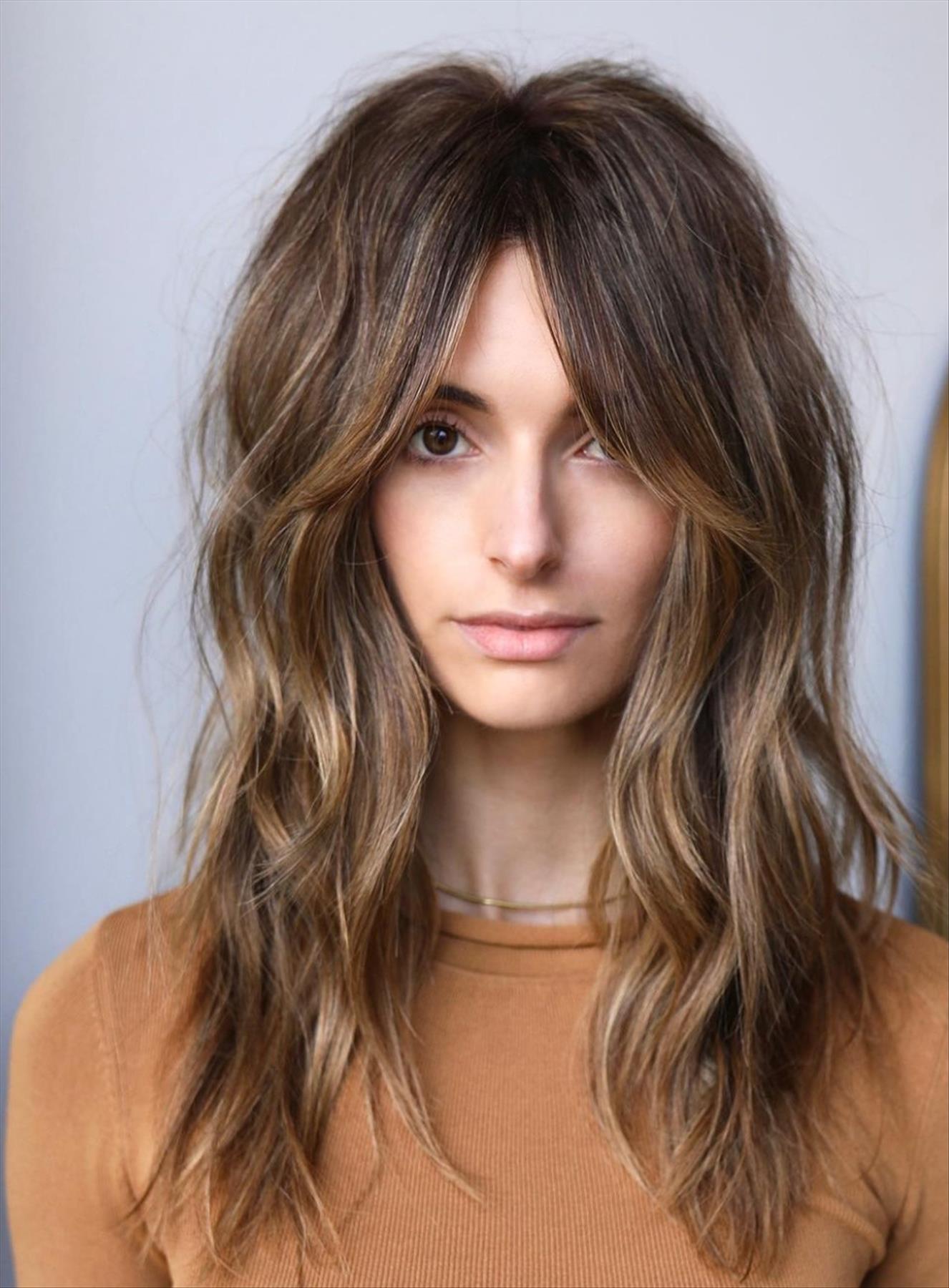 40 Trendy shoulder-length haircuts with bangs you'll love - Page 2 of 2