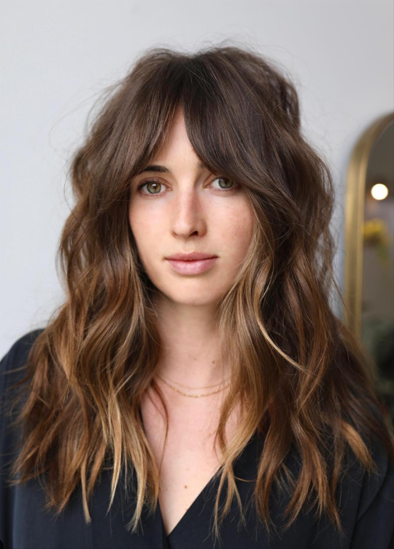 40 Trendy shoulder-length haircuts with bangs you'll love - Page 2 of 2