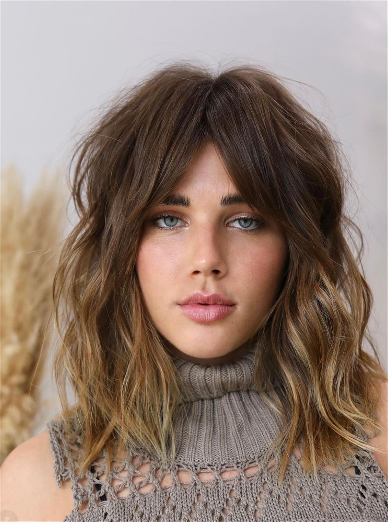 40 Trendy shoulder-length haircuts with bangs you'll love - Page 2 of 2