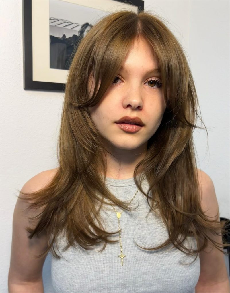 Cool Face-framing Curtain Bangs Hairstyles For Stylish Girl